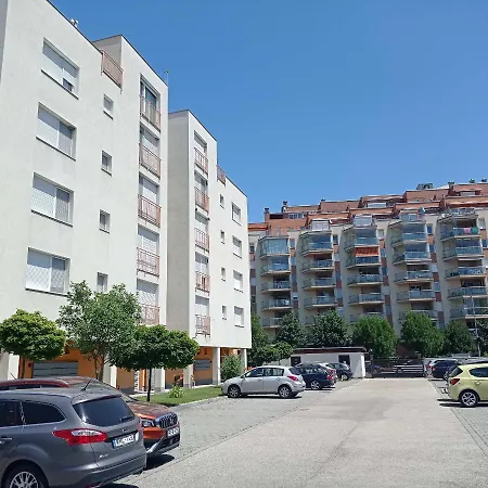 Viktoria ~vizparti ~ Medences ~ Apartman * Siofok