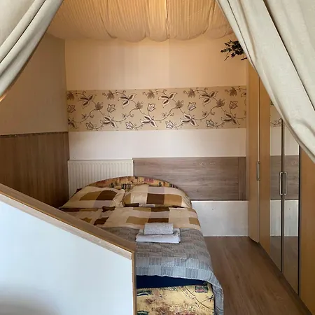 Viktoria ~vizparti ~ Medences ~ Apartman Siofok