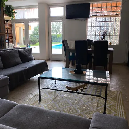Viktoria ~vizparti ~ Medences ~ Apartman Apartment *