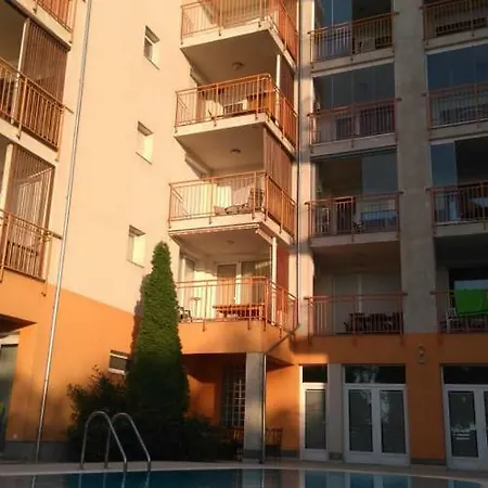 Viktoria ~vizparti ~ Medences ~ Apartman Apartment Siofok